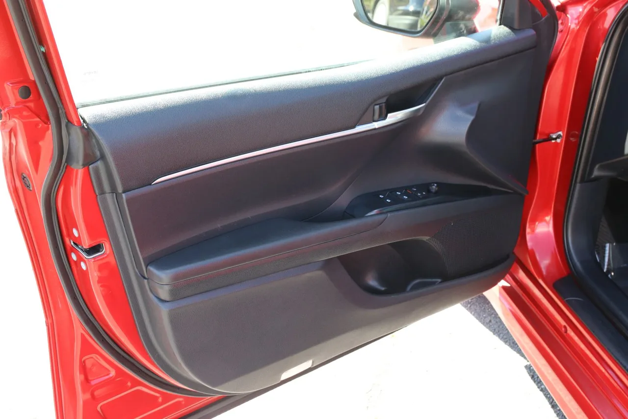 2019 Toyota Camry SE Sedan 4D in red — photo 11 of 37