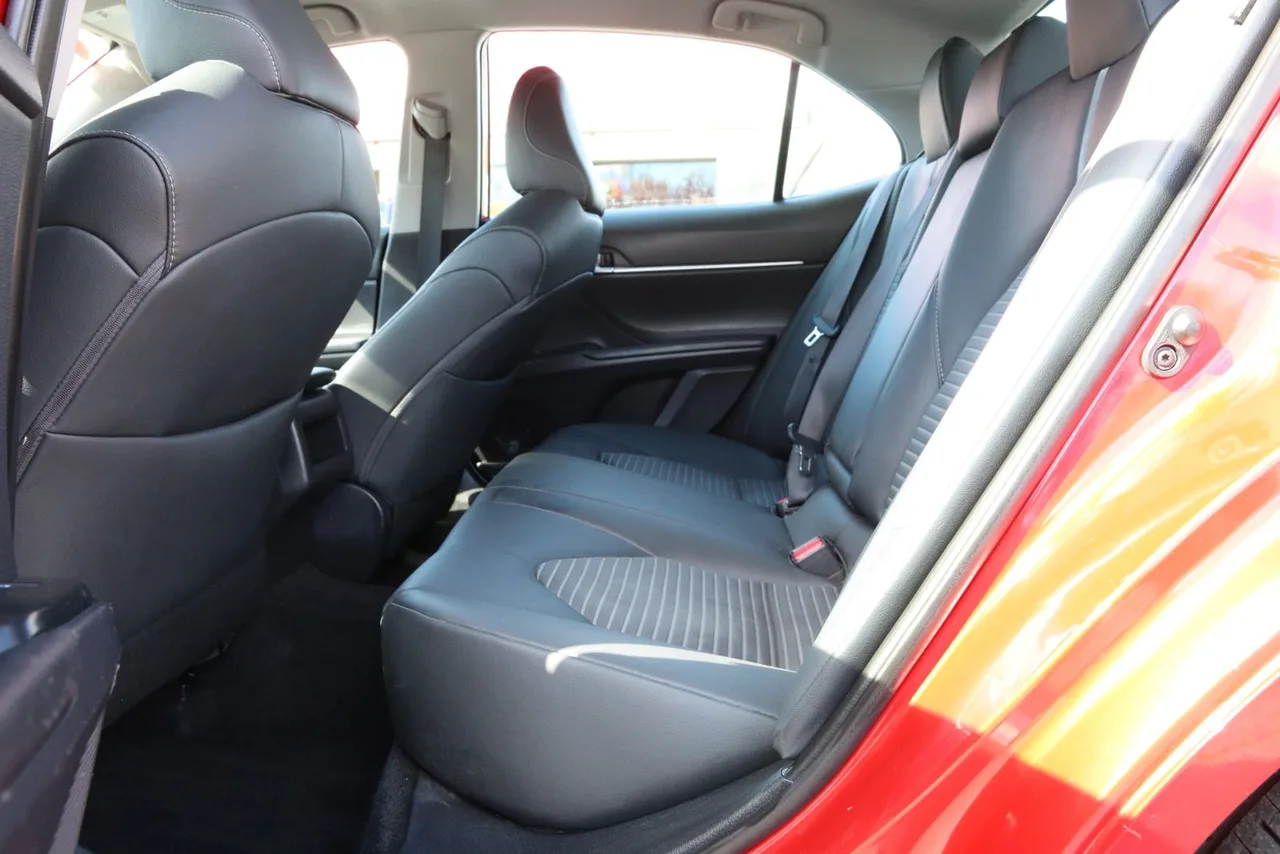 2019 Toyota Camry SE Sedan 4D in red — photo 17 of 37