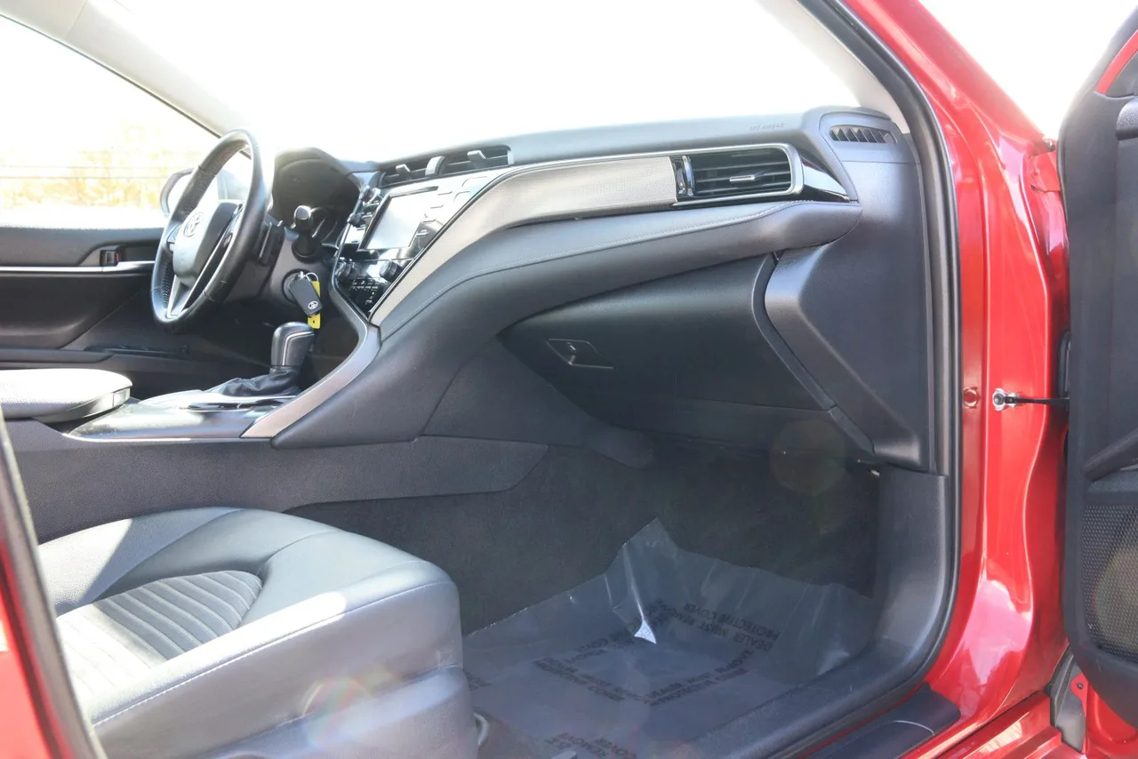 2019 Toyota Camry SE Sedan 4D in red — photo 22 of 37