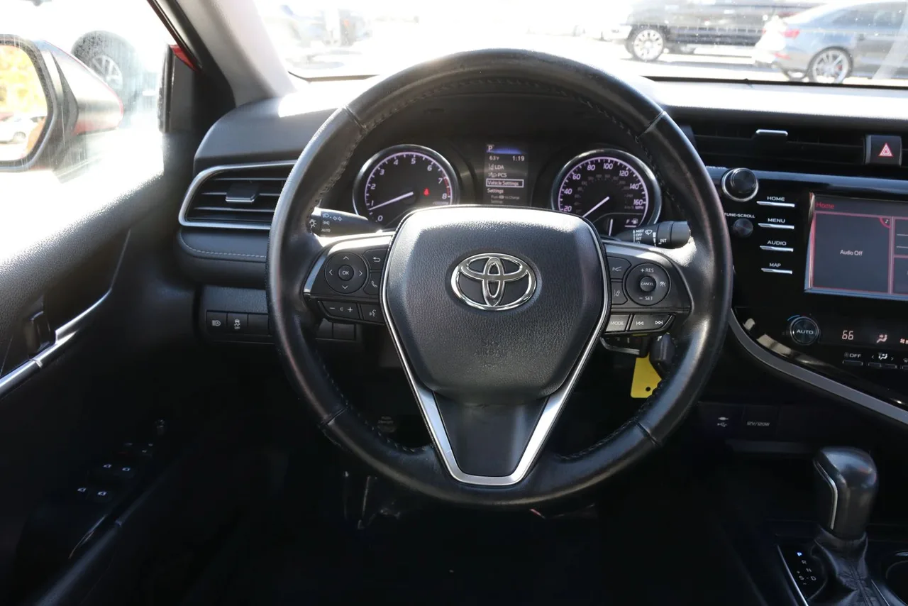 2019 Toyota Camry SE Sedan 4D in red — photo 26 of 37