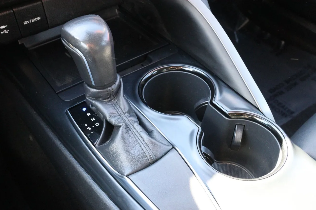 2019 Toyota Camry SE Sedan 4D in red — photo 28 of 37
