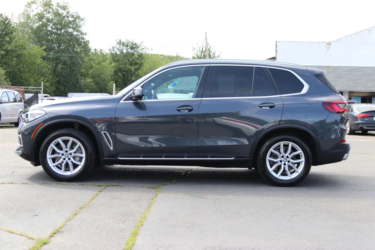 2020 BMW X5 xDrive40i Sport Utility 4D in gray — photo 2 of 31