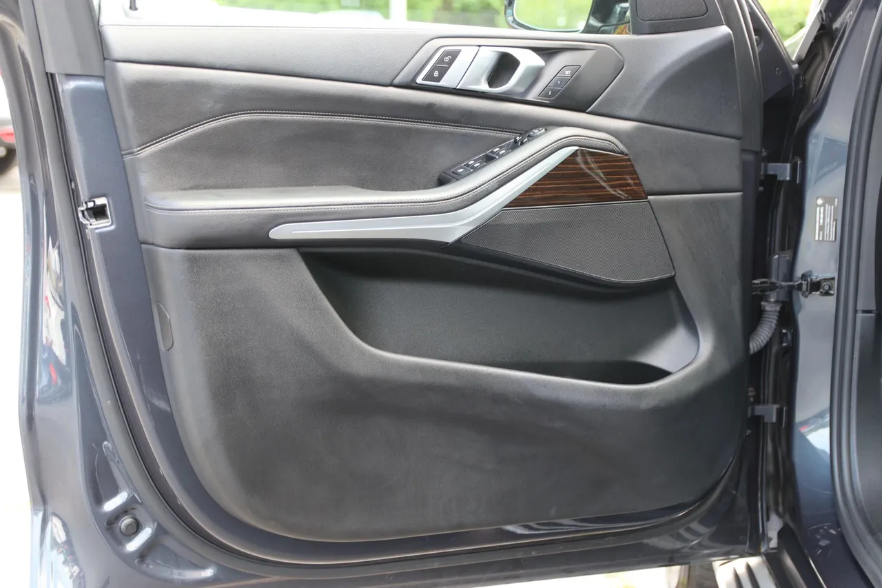 2020 BMW X5 xDrive40i Sport Utility 4D in gray — photo 9 of 31