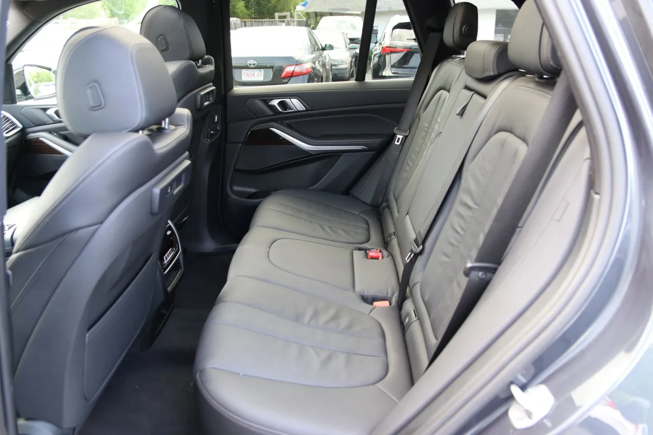 2020 BMW X5 xDrive40i Sport Utility 4D in gray — photo 14 of 31