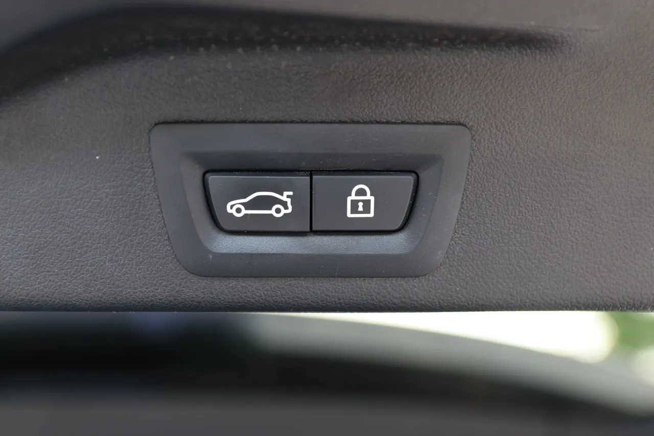 2020 BMW X5 xDrive40i Sport Utility 4D in gray — photo 17 of 31