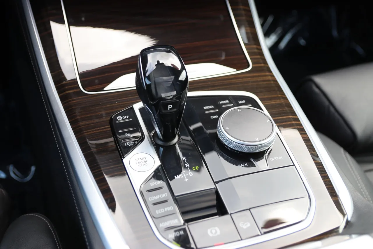 2020 BMW X5 xDrive40i Sport Utility 4D in gray — photo 25 of 31