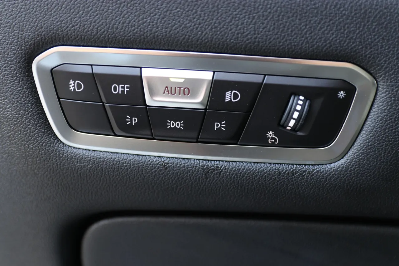 2020 BMW X5 xDrive40i Sport Utility 4D in gray — photo 26 of 31