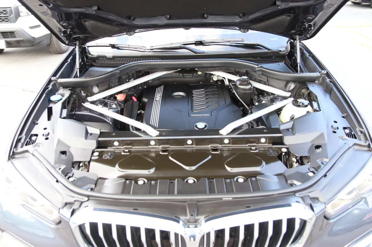 2020 BMW X5 xDrive40i Sport Utility 4D in gray — photo 29 of 31