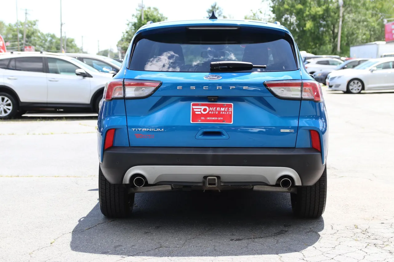 2020 Ford Escape Titanium Sport Utility 4D in blue — photo 4 of 31
