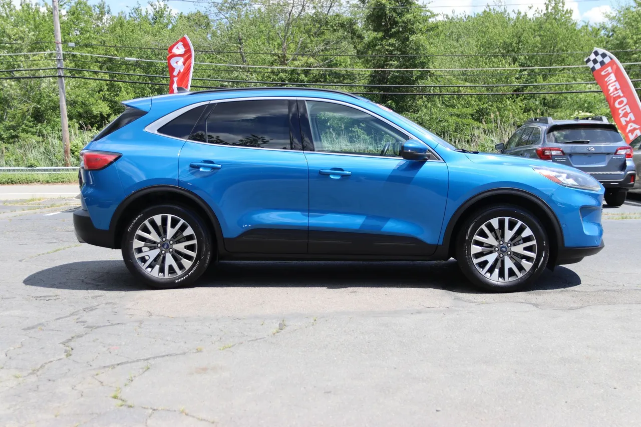 2020 Ford Escape Titanium Sport Utility 4D in blue — photo 5 of 31