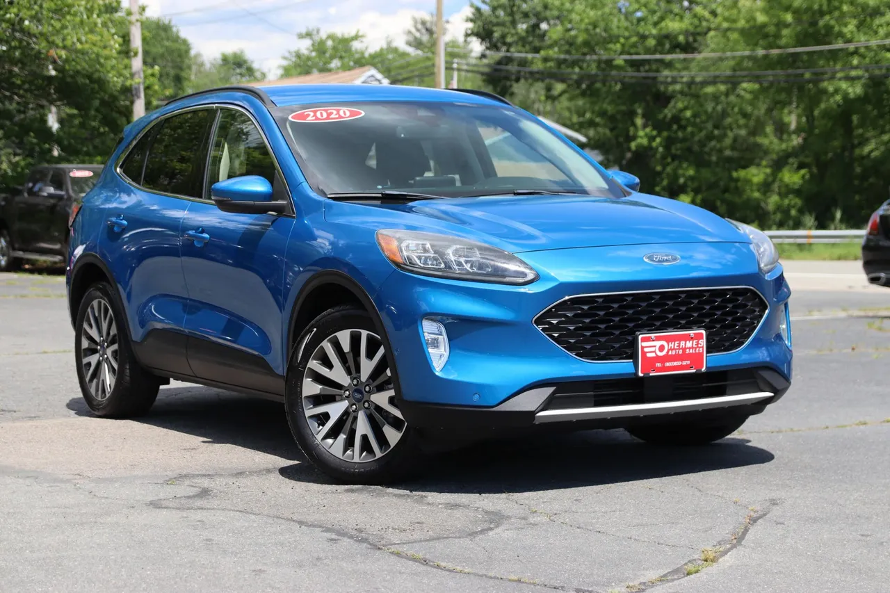 2020 Ford Escape Titanium Sport Utility 4D in blue — photo 7 of 31