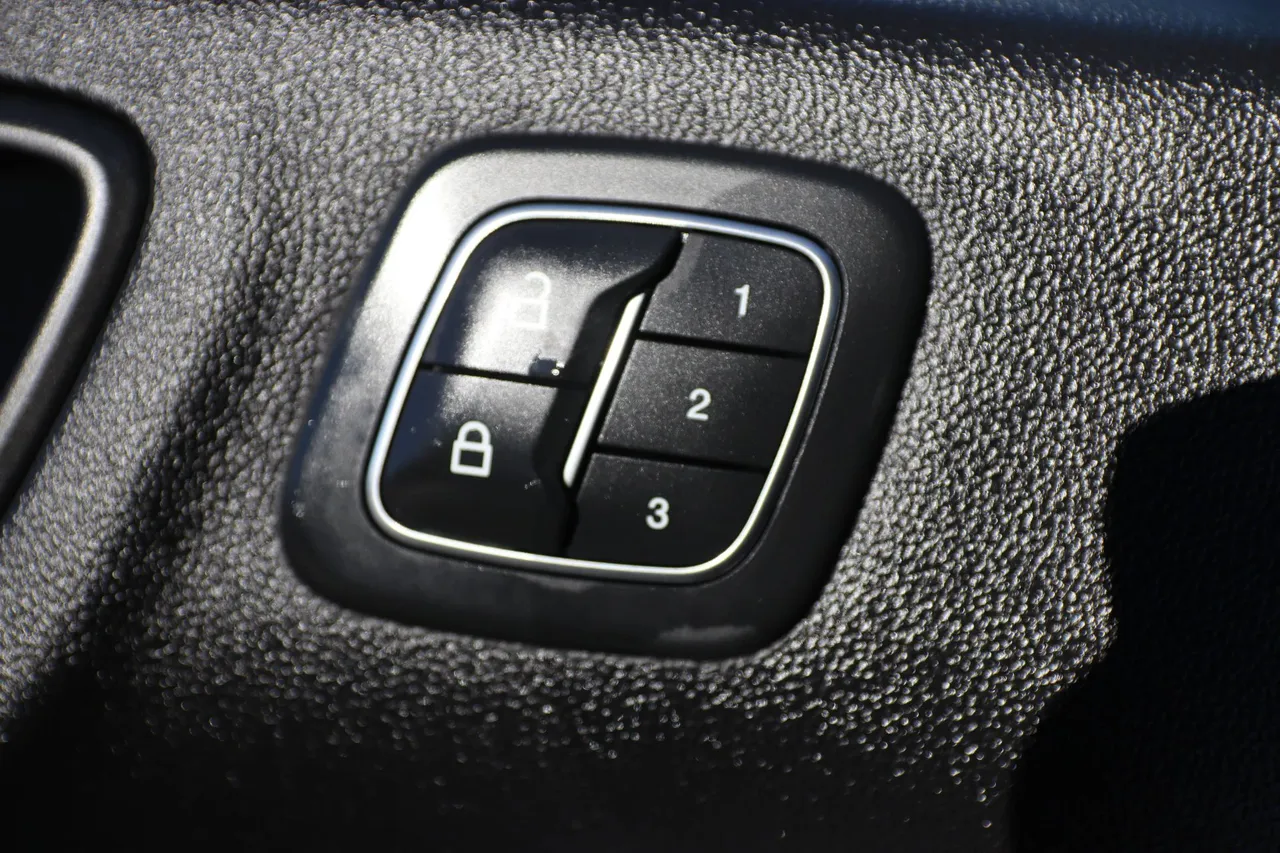 2020 Ford Escape Titanium Sport Utility 4D in blue — photo 11 of 31