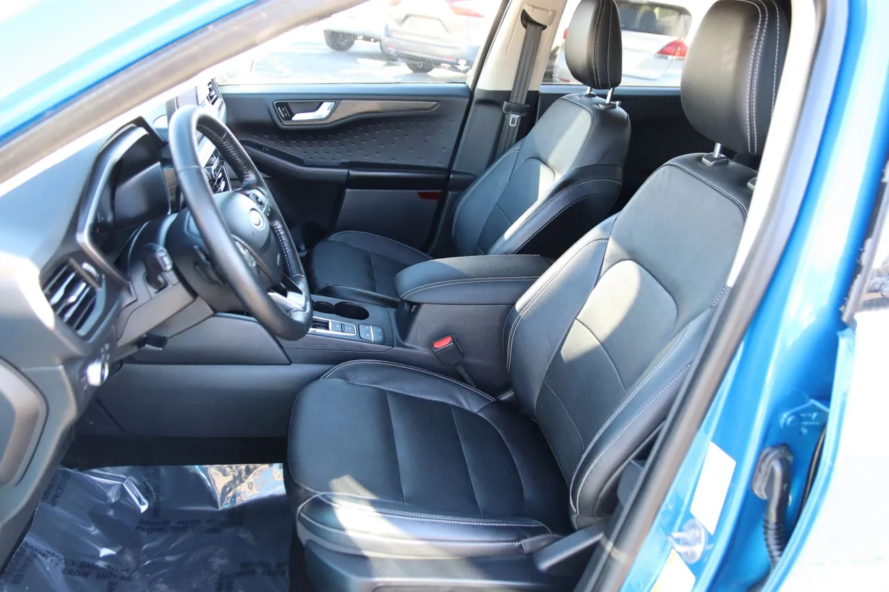 2020 Ford Escape Titanium Sport Utility 4D in blue — photo 12 of 31