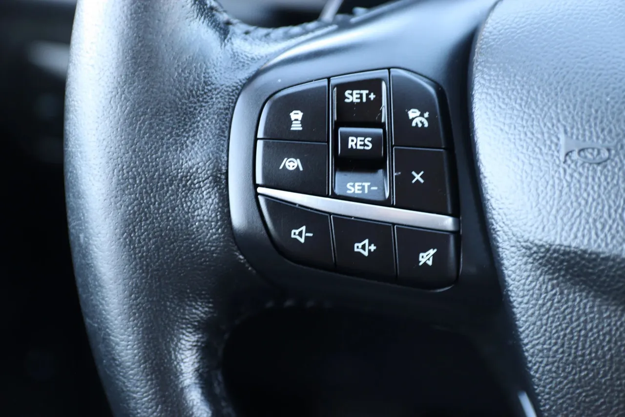 2020 Ford Escape Titanium Sport Utility 4D in blue — photo 20 of 31
