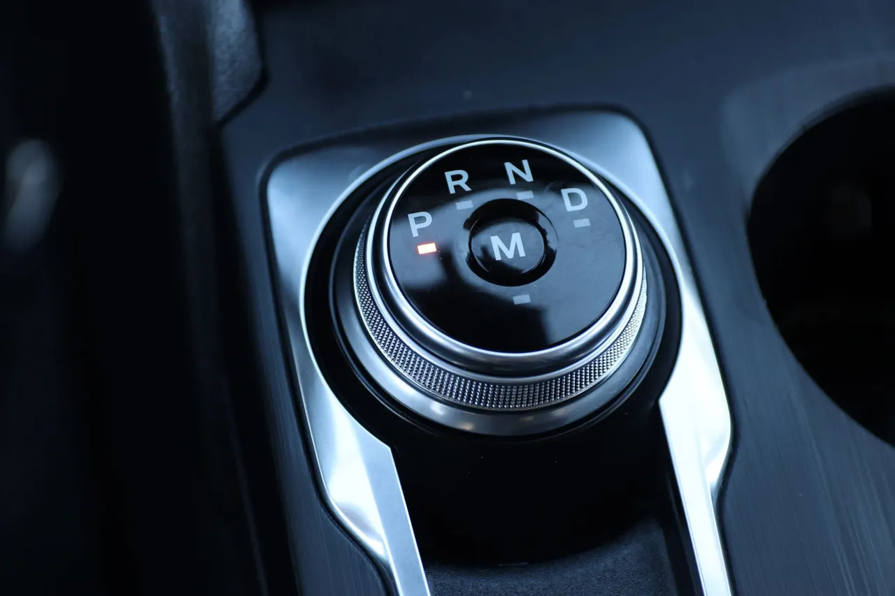 2020 Ford Escape Titanium Sport Utility 4D in blue — photo 23 of 31