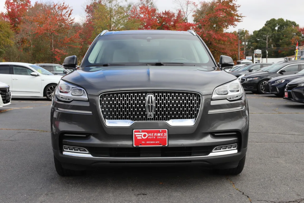 2020 Lincoln Aviator Reserve Sport Utility 4D in gray — photo 3 of 41