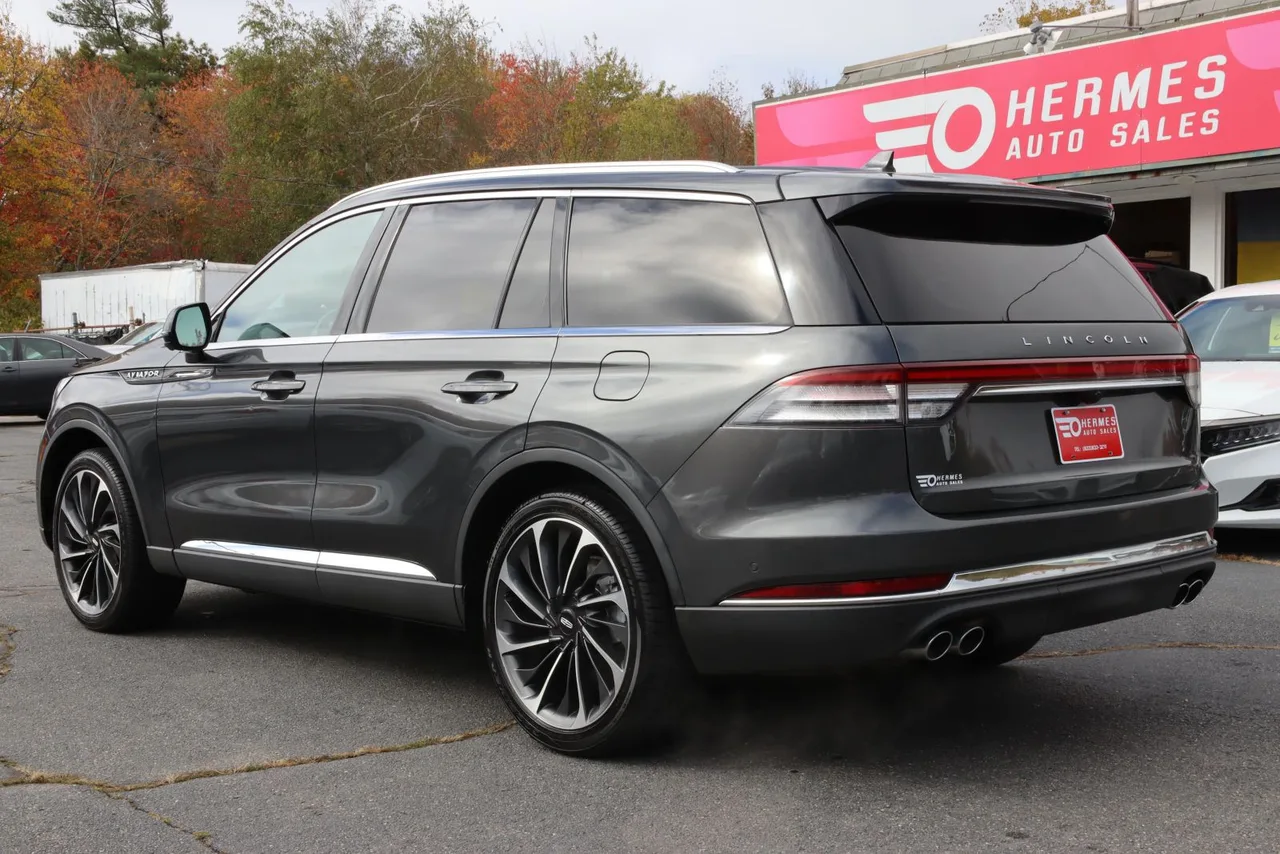 2020 Lincoln Aviator Reserve Sport Utility 4D in gray — photo 6 of 41