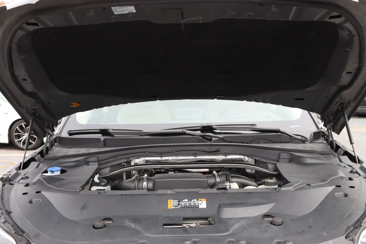 2020 Lincoln Aviator Reserve Sport Utility 4D in gray — photo 10 of 41