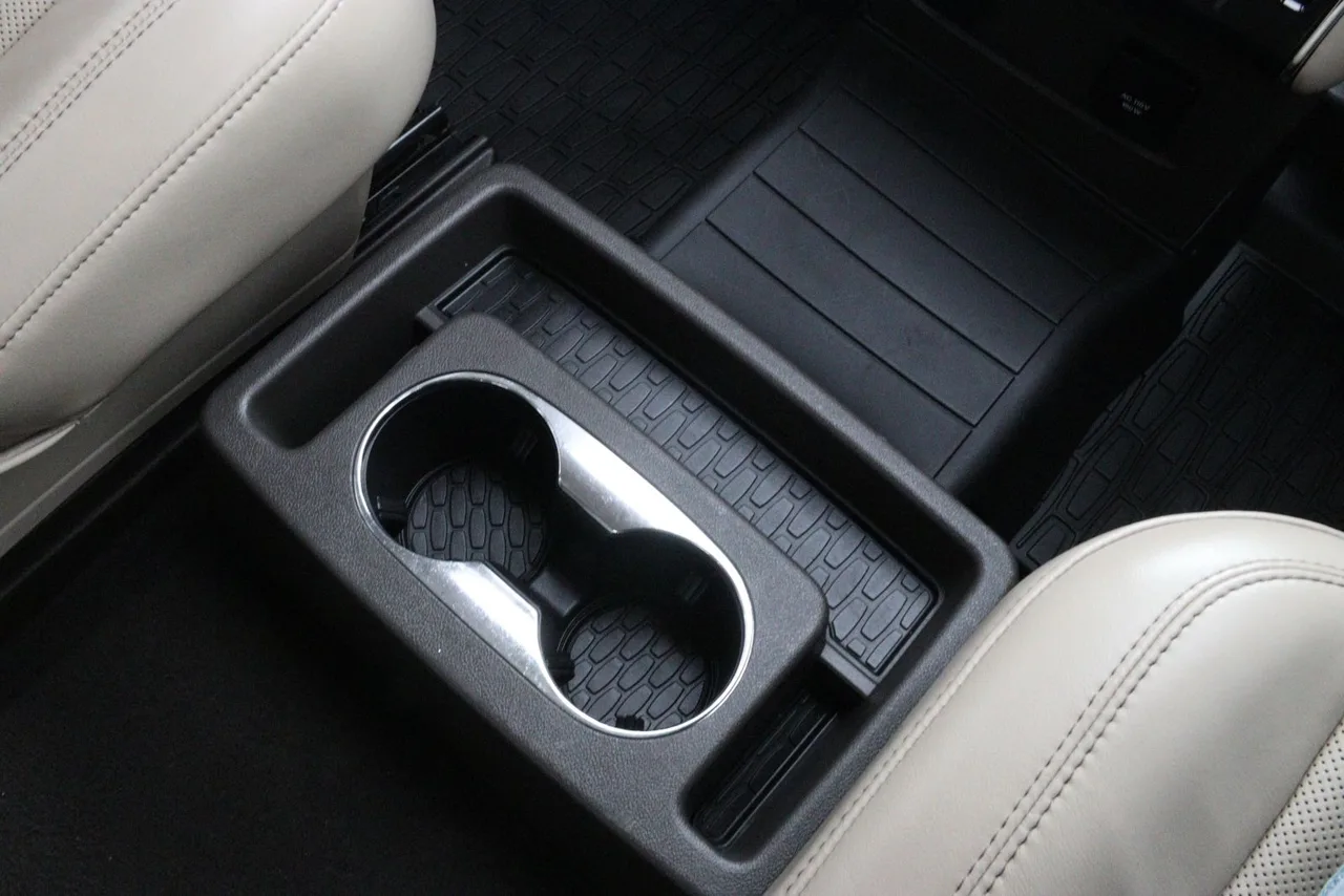 2020 Lincoln Aviator Reserve Sport Utility 4D in gray — photo 25 of 41