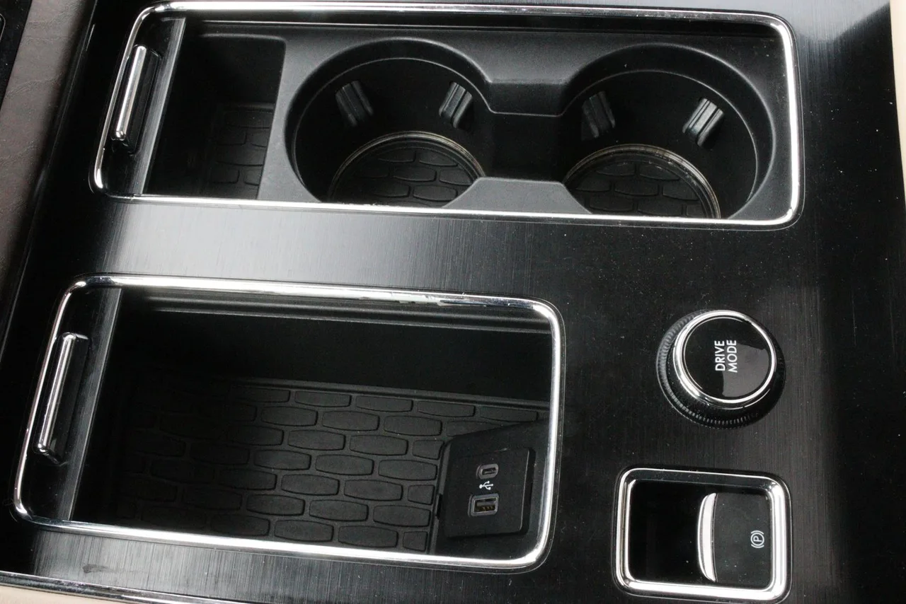 2020 Lincoln Aviator Reserve Sport Utility 4D in gray — photo 33 of 41
