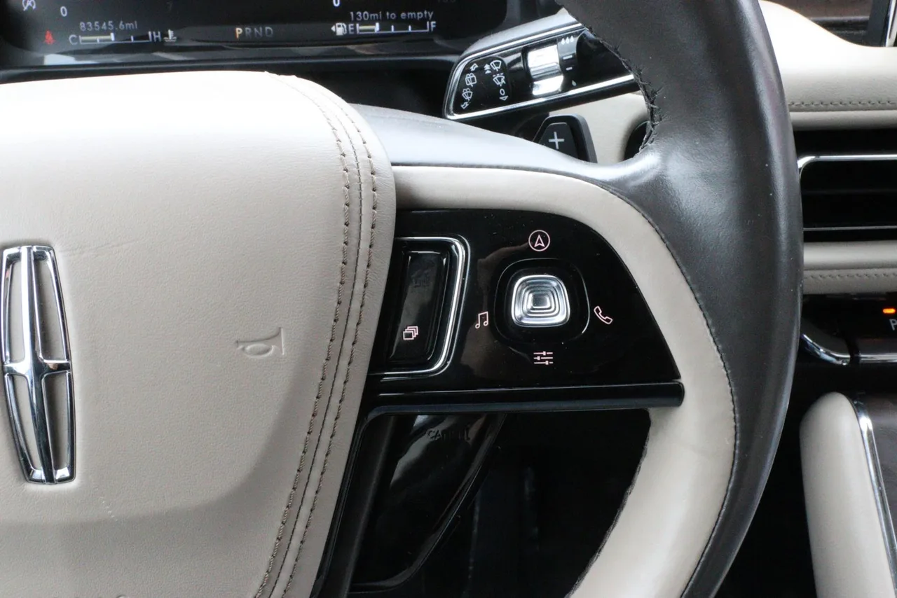 2020 Lincoln Aviator Reserve Sport Utility 4D in gray — photo 38 of 41