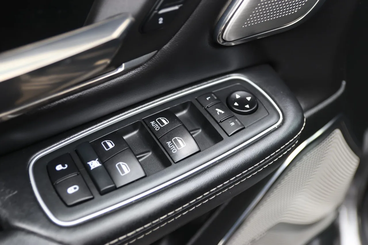 2020 Ram 1500 Crew Cab Limited Pickup 4D 5 1/2 ft in gray — photo 21 of 58