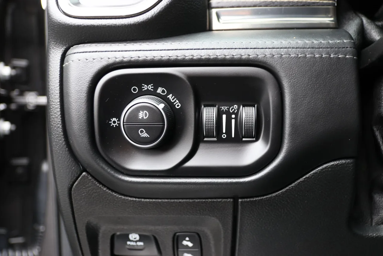 2020 Ram 1500 Crew Cab Limited Pickup 4D 5 1/2 ft in gray — photo 22 of 58