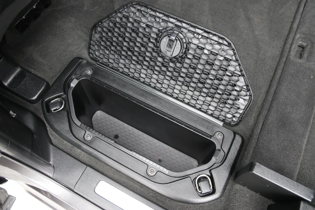 2020 Ram 1500 Crew Cab Limited Pickup 4D 5 1/2 ft in gray — photo 31 of 58
