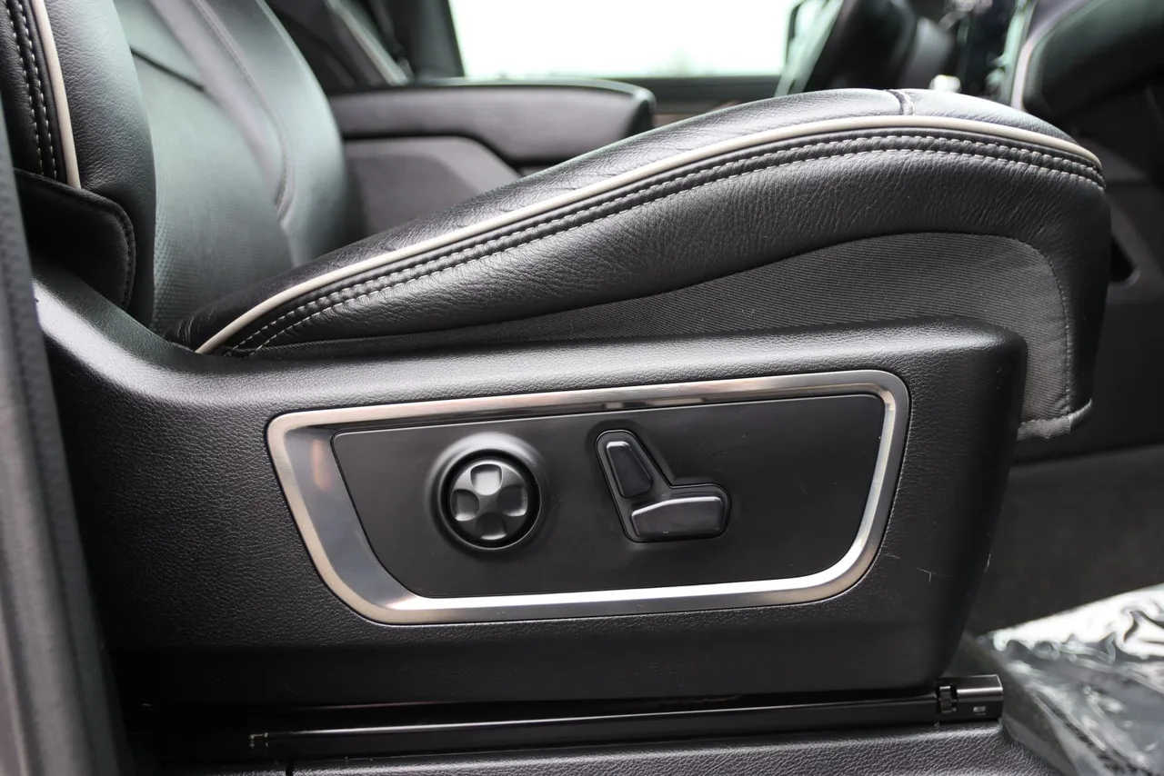 2020 Ram 1500 Crew Cab Limited Pickup 4D 5 1/2 ft in gray — photo 39 of 58