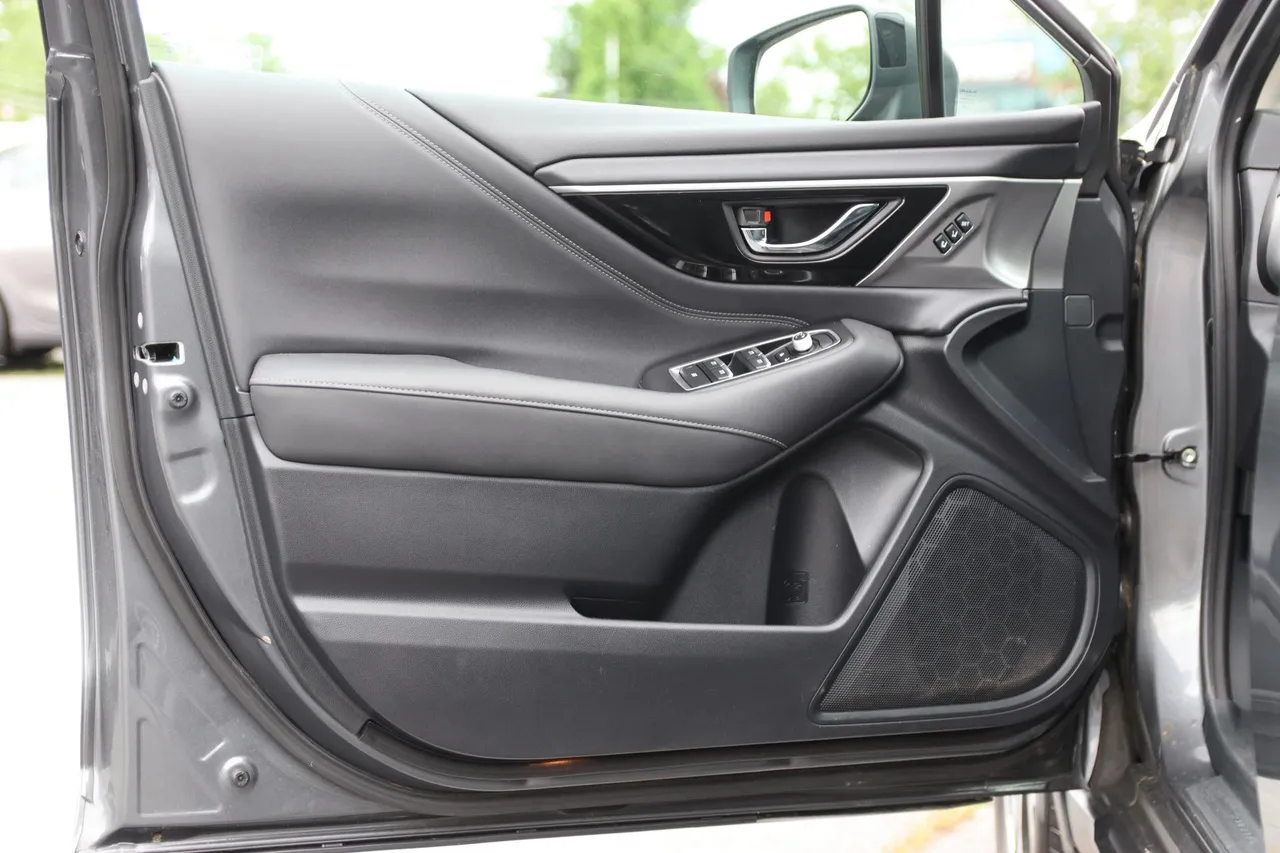 2020 Subaru Outback Limited Wagon 4D in gray — photo 9 of 33