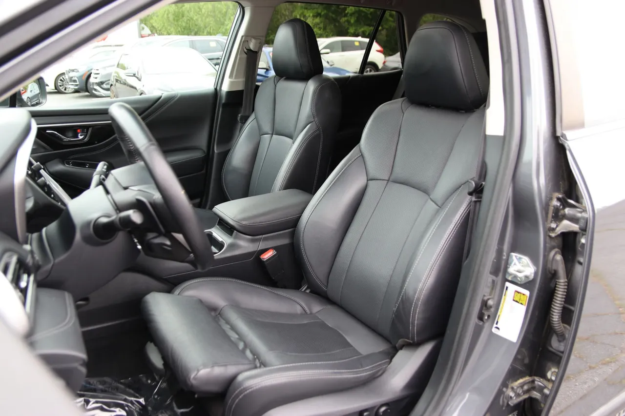 2020 Subaru Outback Limited Wagon 4D in gray — photo 12 of 33