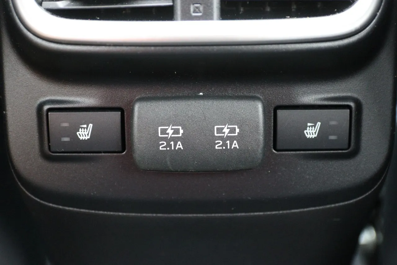 2020 Subaru Outback Limited Wagon 4D in gray — photo 15 of 33