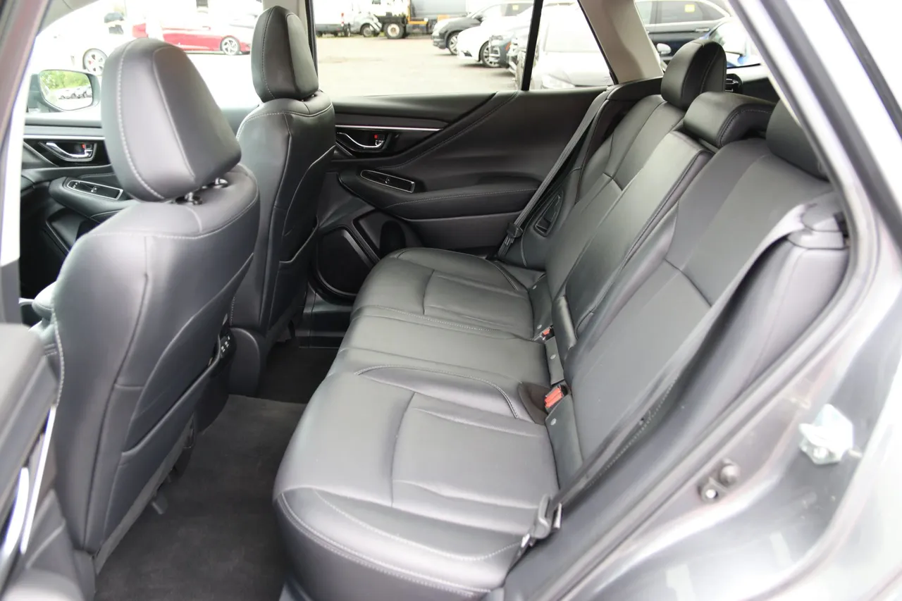 2020 Subaru Outback Limited Wagon 4D in gray — photo 16 of 33