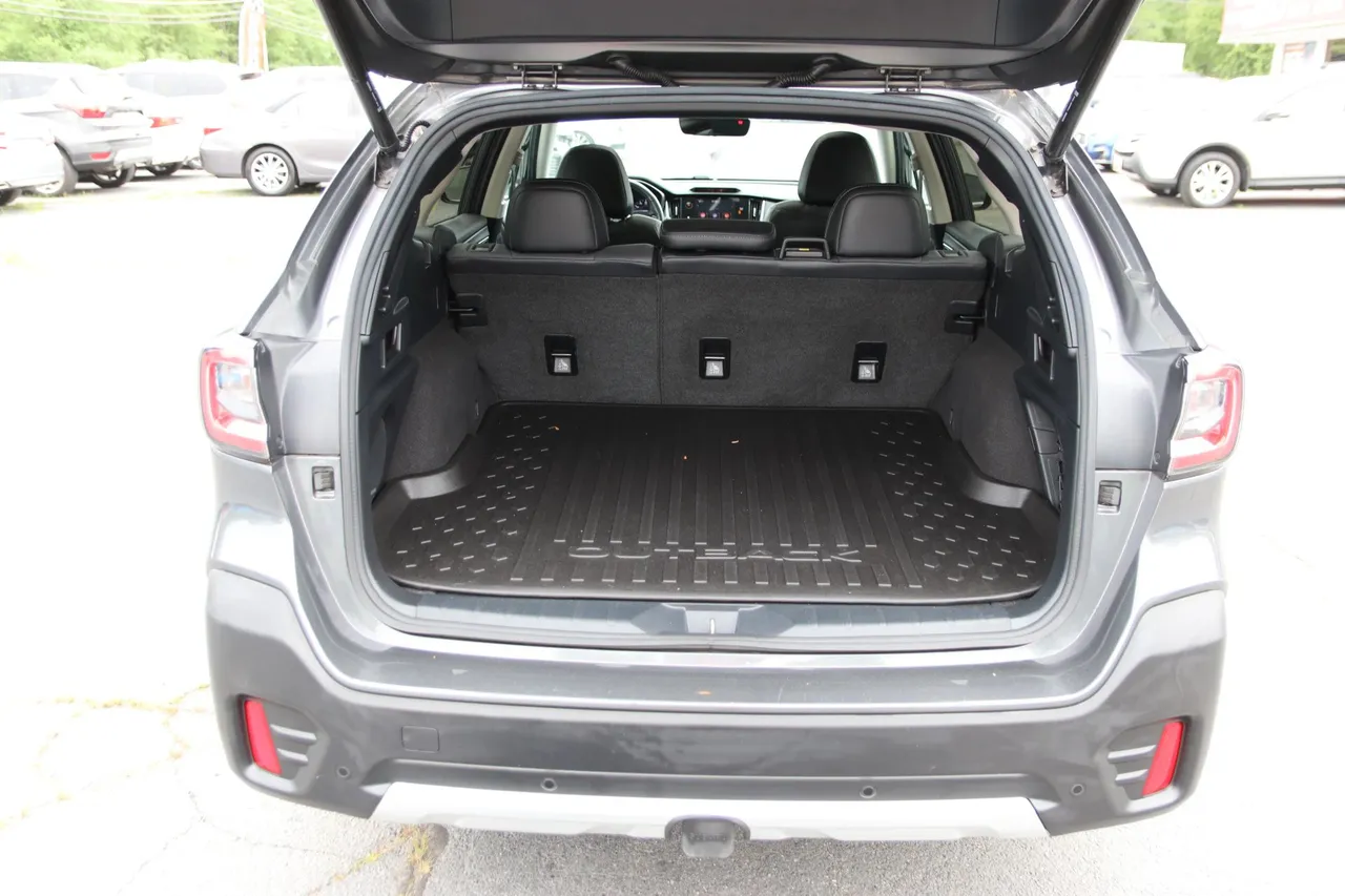 2020 Subaru Outback Limited Wagon 4D in gray — photo 17 of 33