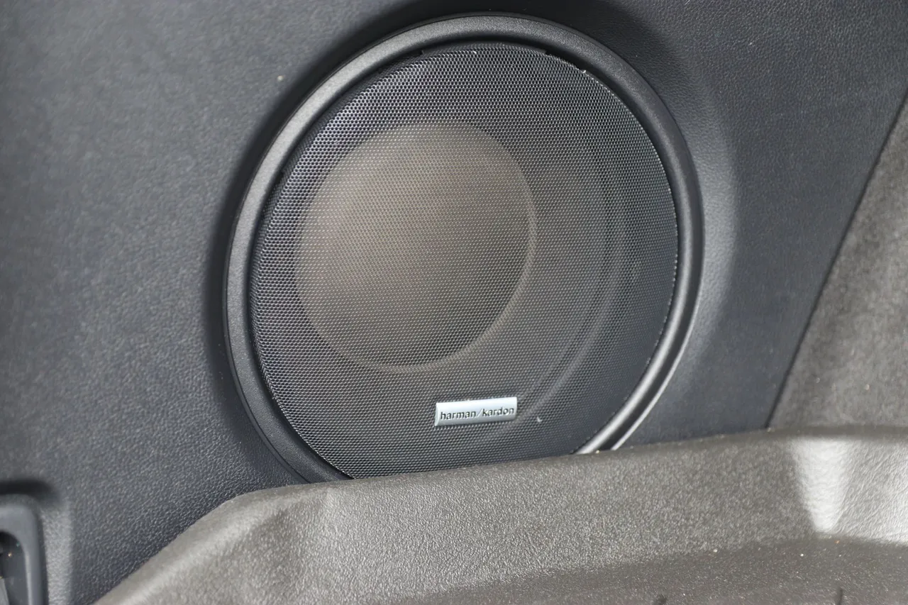 2020 Subaru Outback Limited Wagon 4D in gray — photo 19 of 33