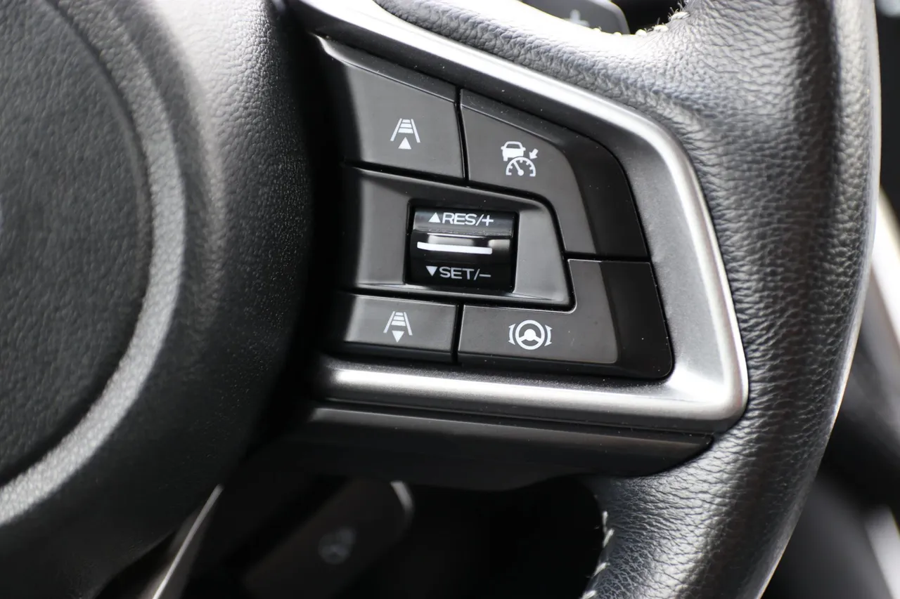 2020 Subaru Outback Limited Wagon 4D in gray — photo 24 of 33
