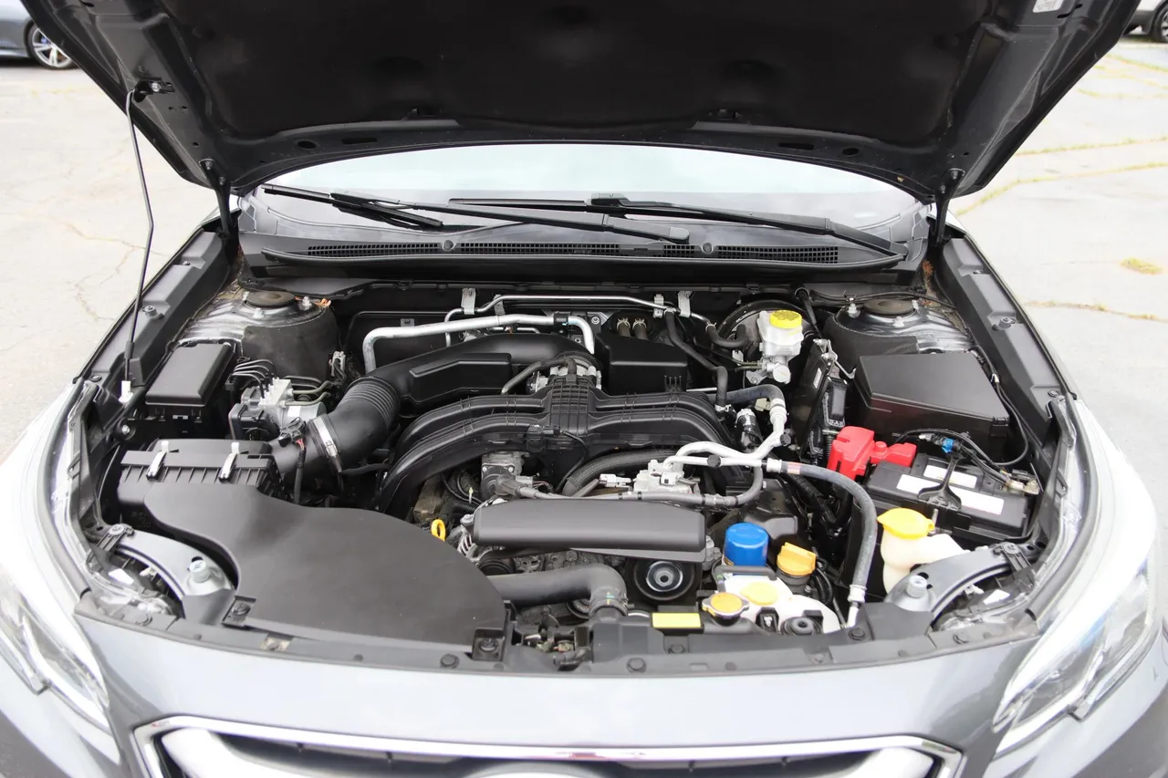 2020 Subaru Outback Limited Wagon 4D in gray — photo 31 of 33