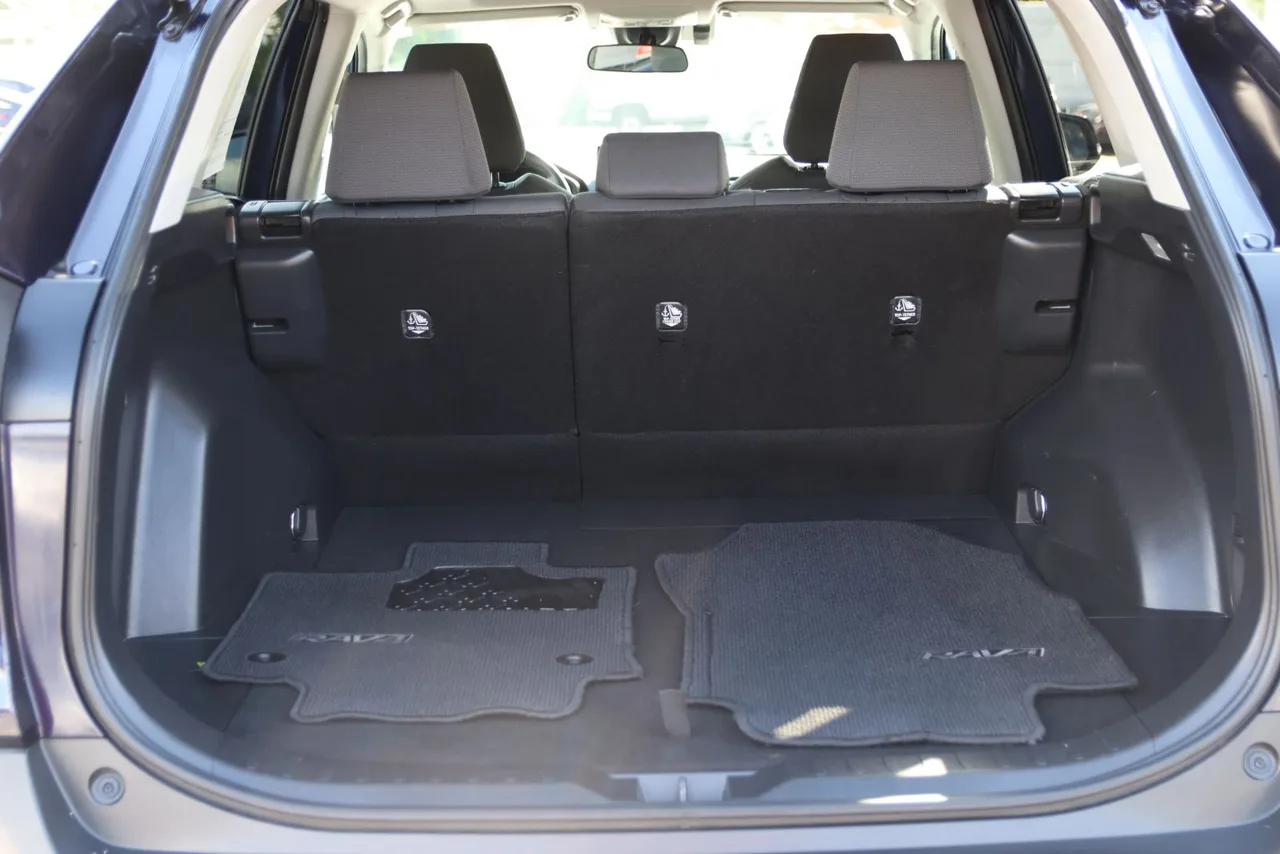 2020 Toyota RAV4 XLE Sport Utility 4D in blue — photo 11 of 39