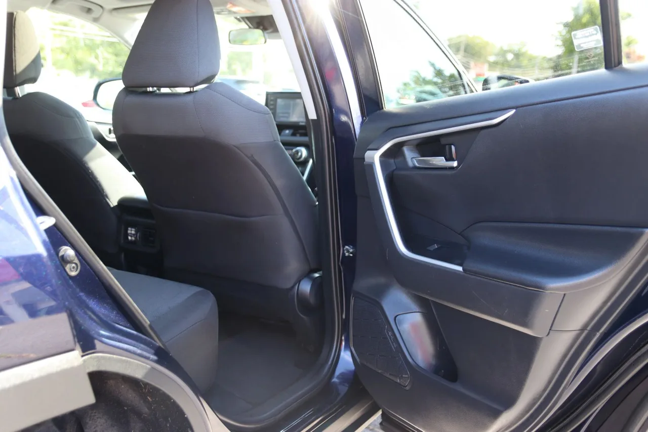 2020 Toyota RAV4 XLE Sport Utility 4D in blue — photo 22 of 39