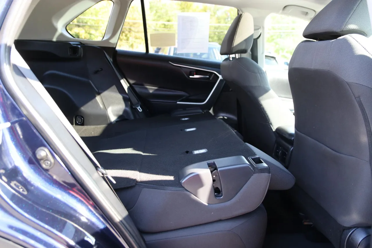 2020 Toyota RAV4 XLE Sport Utility 4D in blue — photo 23 of 39