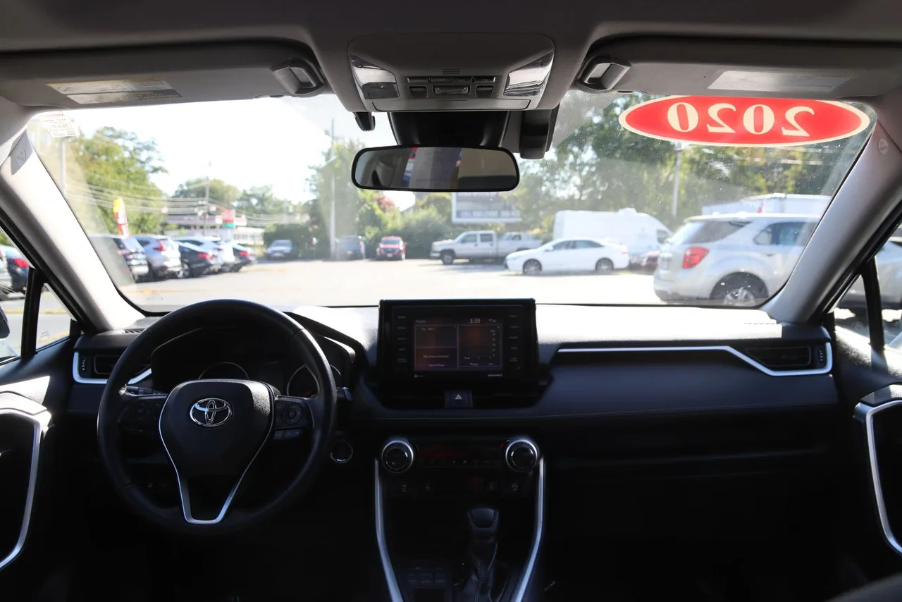 2020 Toyota RAV4 XLE Sport Utility 4D in blue — photo 28 of 39