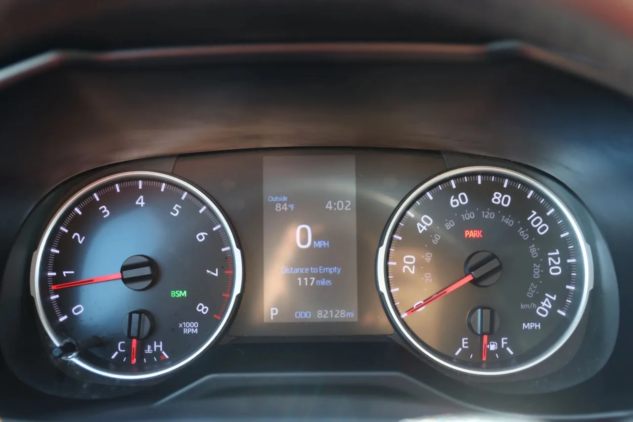 2020 Toyota RAV4 XLE Sport Utility 4D in blue — photo 32 of 39