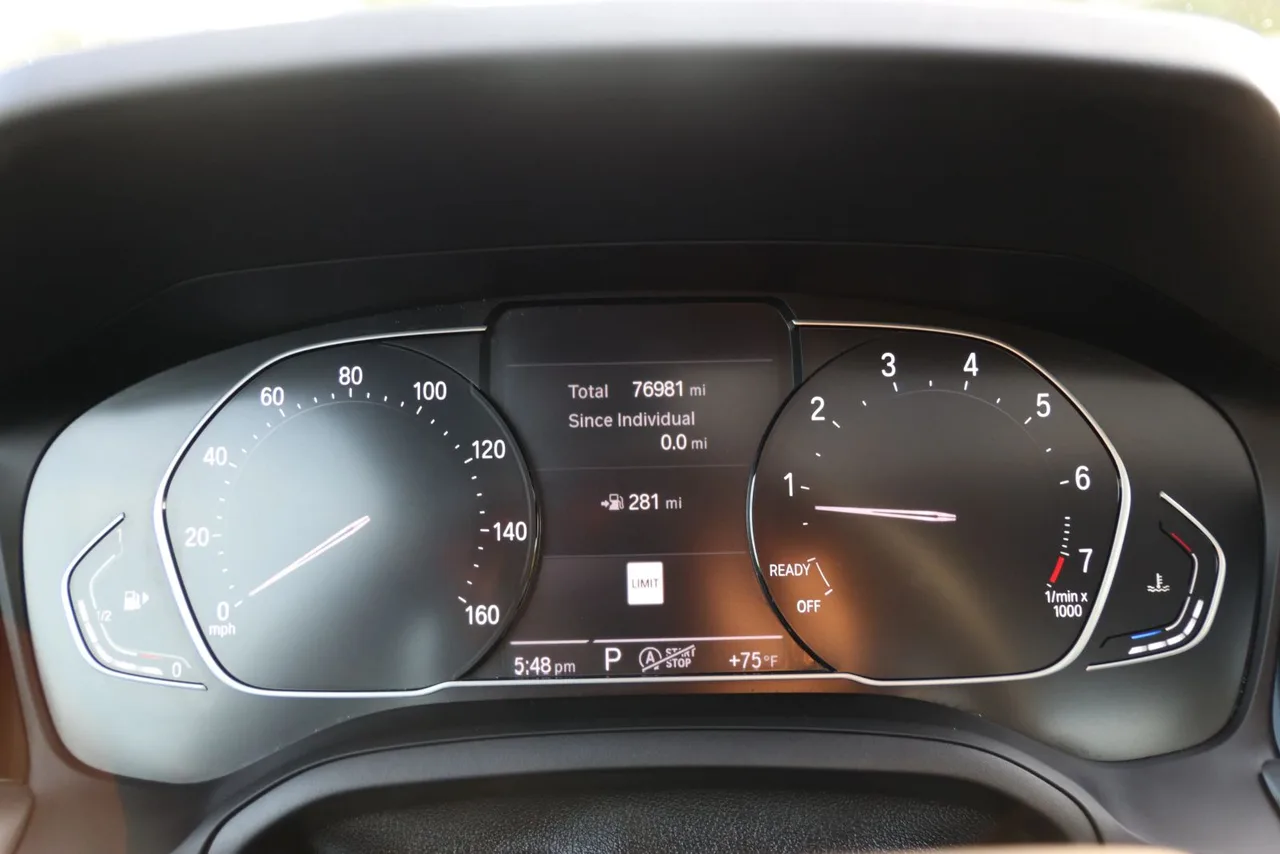 2021 BMW 3 Series 330i xDrive Sedan 4D in black — photo 34 of 43