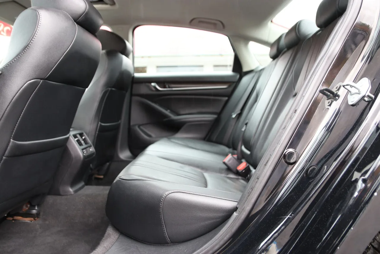 2021 Honda Accord Touring Sedan 4D in black — photo 18 of 41