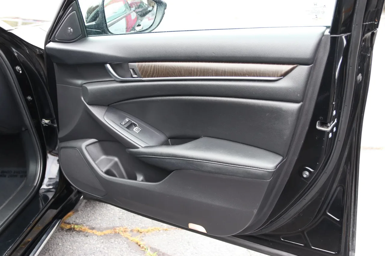 2021 Honda Accord Touring Sedan 4D in black — photo 22 of 41