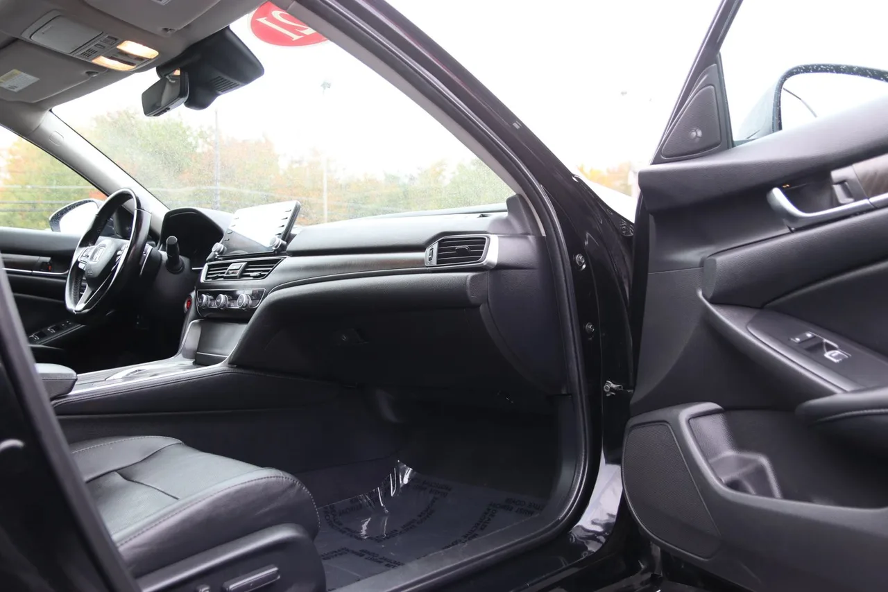 2021 Honda Accord Touring Sedan 4D in black — photo 23 of 41