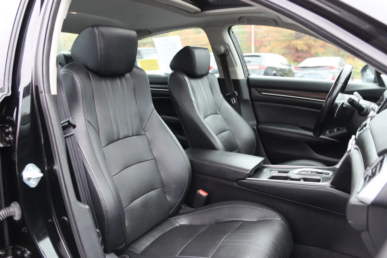 2021 Honda Accord Touring Sedan 4D in black — photo 24 of 41