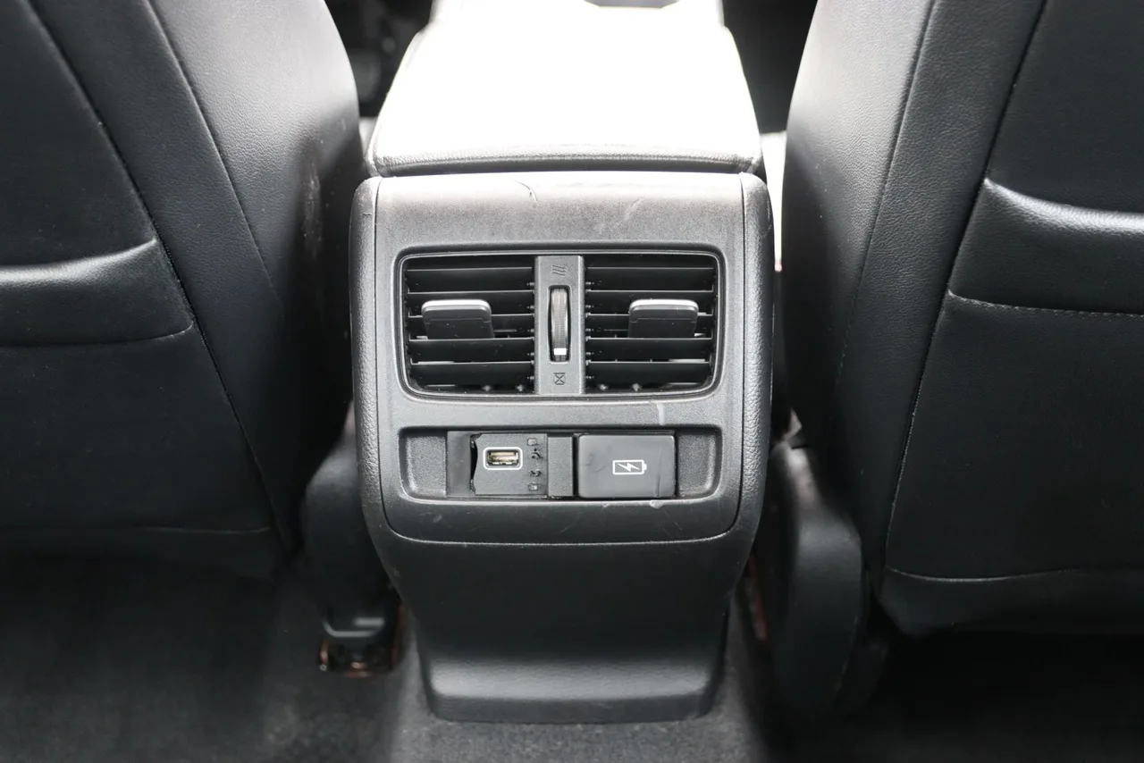 2021 Honda Accord Touring Sedan 4D in black — photo 25 of 41