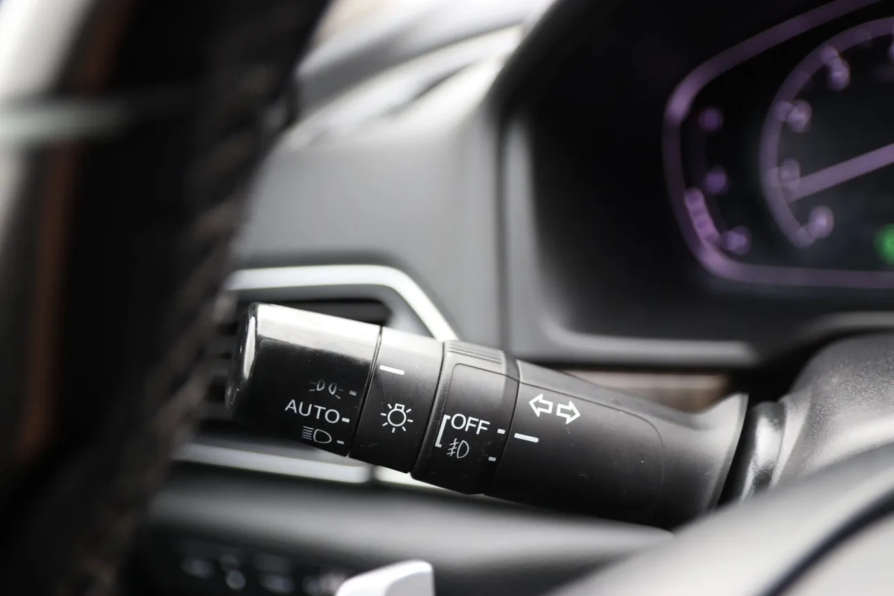 2021 Honda Accord Touring Sedan 4D in black — photo 35 of 41