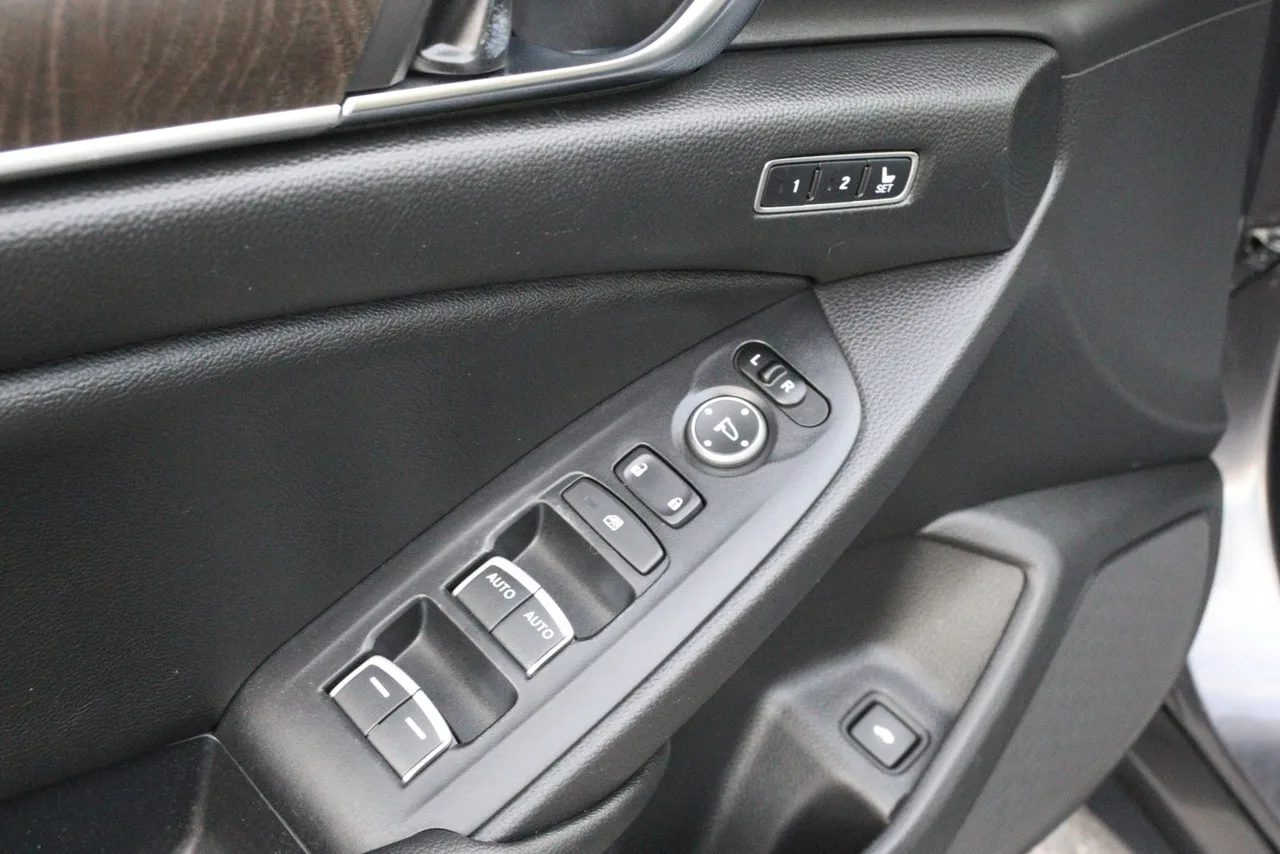 2021 Honda Accord EX-L Sedan 4D in gray — photo 13 of 29